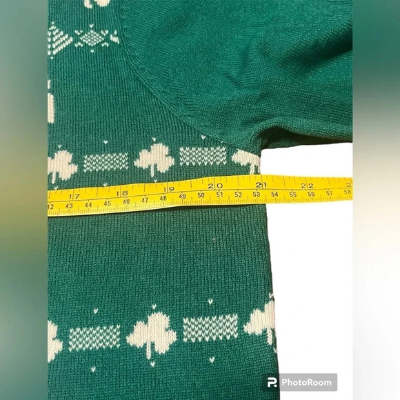 NWT Men’s Shamrocking Around The Christmas Tree Christmas Sweater - Picture 3 of 6